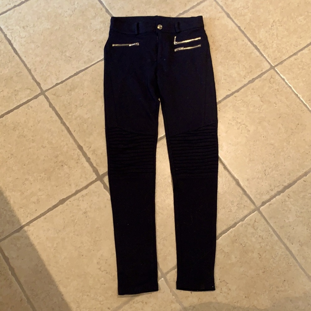 Black chic pants